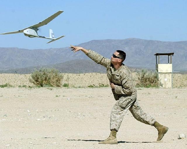 步兵营的千里眼：印军急购美制乌鸦无人机，同款中国已服役20年