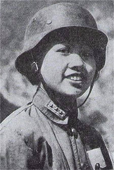 抗战时的花木兰：三次女扮男装参军，因受伤而暴露，却在24岁殉国