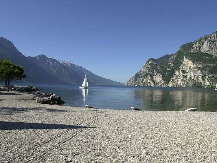 欧洲旅游：加尔达湖，意大利最大的湖泊，很吸引人的旅游胜地