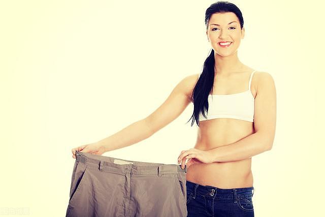 减肥别光看体重！身体出现这4个迹象，说明你正在瘦下来