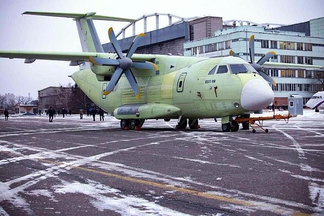 因为太胖飞不起来，伊尔-112V运输机超重了，俄罗斯航空焦头烂额