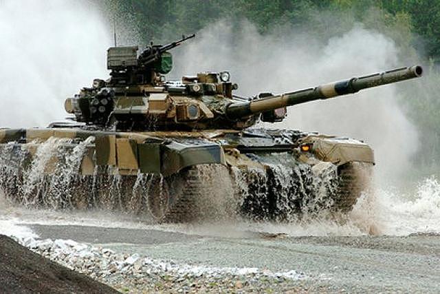 边境传噩耗，印军18辆T-90坦克瘫痪，张召忠的话戳中印军致命弱点