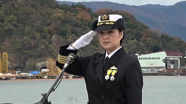 日本美女舰长风韵犹存，获美军司令青睐：连升几级获火箭提拔