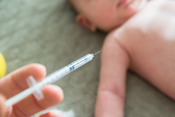 新发现：“出生第一针”卡介苗，或能预防新冠病毒肺炎感染