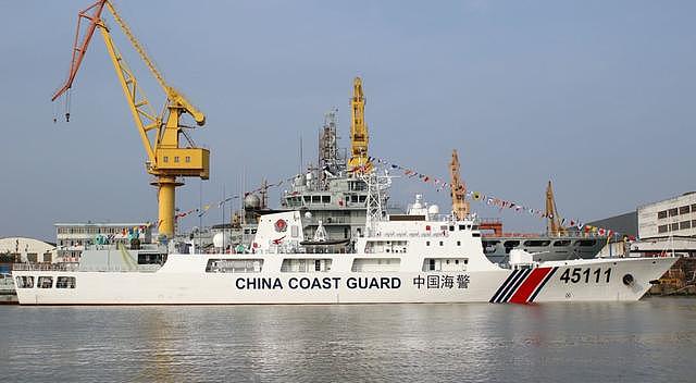 中国海警船抵达菲律宾，战力不输护卫舰，菲网友：卖给我们做军舰
