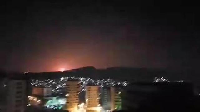 叙利亚导弹夜空命中以色列导弹，画面首次曝光：巨大亮光照亮地面