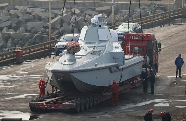 中国正在测试一款全球首创战斗无人艇，俄罗斯人的评价，耐人寻味
