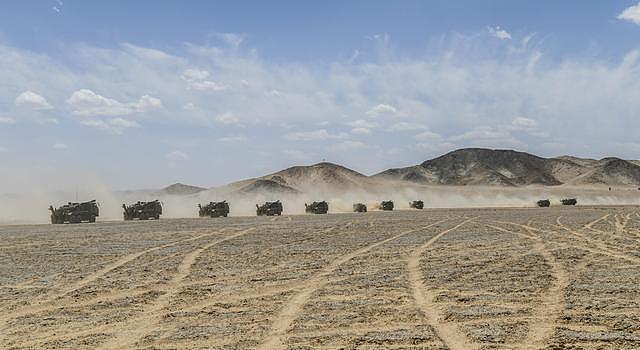 从东南沿海到戈壁沙漠，炮兵旅展示卡车炮惊人的千里机动能力