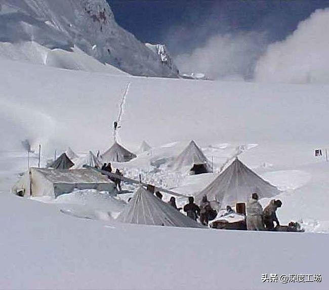 班公湖开始结冰，气温骤降4万印军被困峡谷：有印军士兵被冻死
