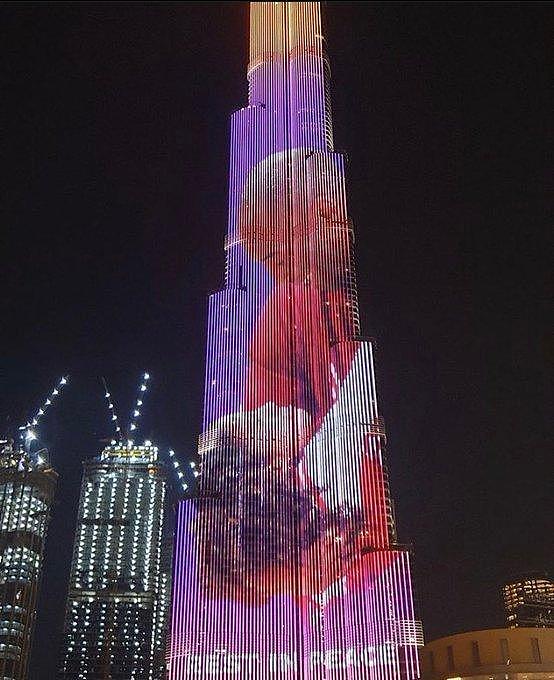 致敬科比！世界第一高楼迪拜塔为科比父女亮灯 3分钟广告费100万元