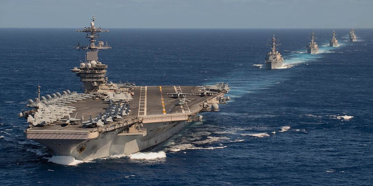 美军航母在菲律宾海举行军演，台媒抱怨：离台岛太远保护不了我们
