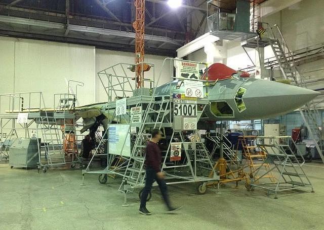 苏-57最新消息！俄国防部长参观最新战机，还有多少细节能够解读