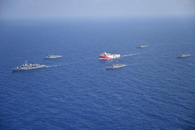 海盗协议！土耳其一口气派出5艘军舰抢石油，希腊：海军随时可出动