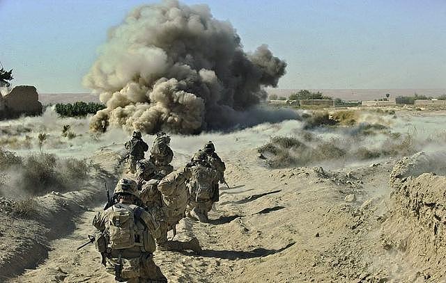 妥妥的投降派！阿富汗释放三百多名塔利班，希望对方不再进攻