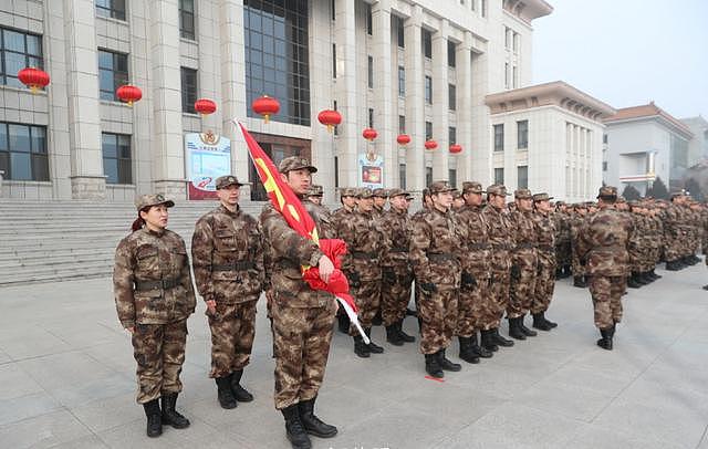 刘国梁检阅国乒军训成果！马龙刘诗雯4人升国旗，秦志戬李隼走正步