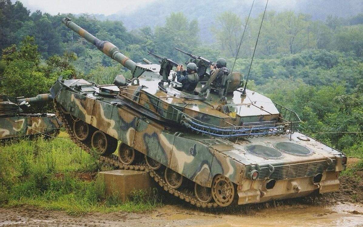 神似美国M1的韩国坦克，只有外形却无精髓，连水泥墩都过不去