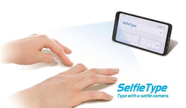 没键盘也能打字？三星展示最新虚拟键盘Selfie Type：是真的