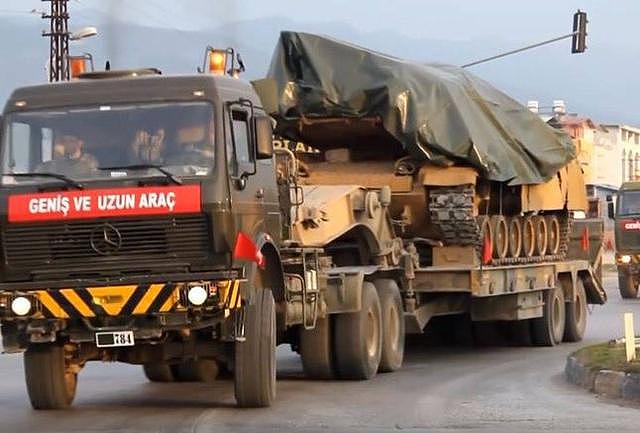 土耳其大批军车车队进入叙利亚，仅隔1天时间，4名士兵遭炮击身亡