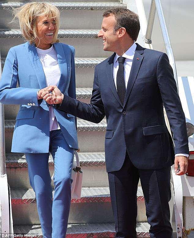 法国夫人光顾时髦！穿高跟鞋下台阶太难了，小25岁老公也不管她