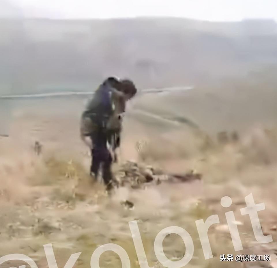亚美尼亚冲锋枪扫射，多名负伤倒地阿塞拜疆士兵：是战争犯罪吗？