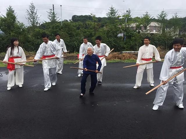 又美又飒！来看乘风破浪的奶奶们