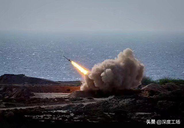 伊朗火箭军急射导弹，美军躲进地堡：伊朗工业区突发爆炸火光冲天