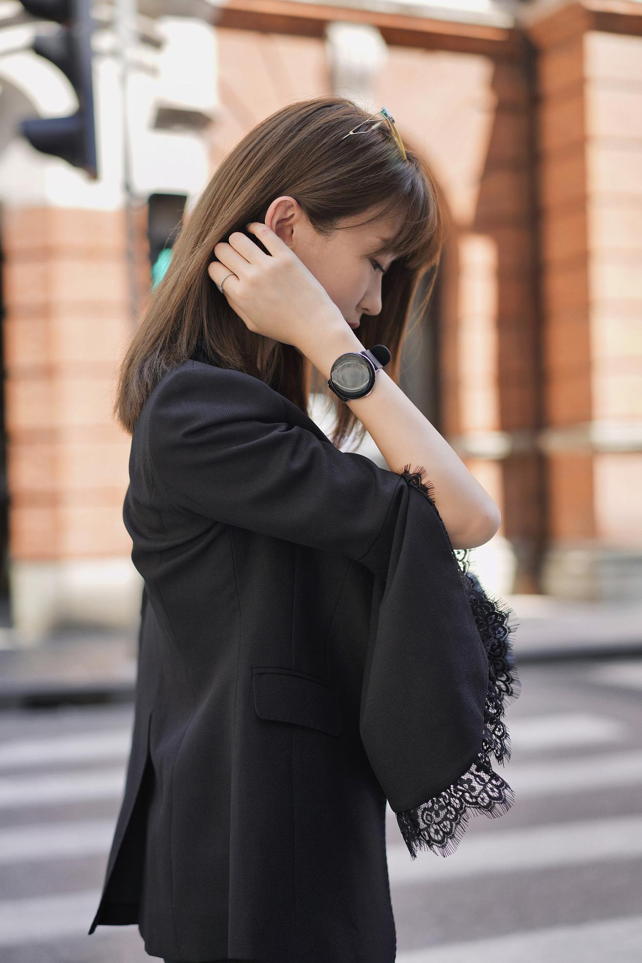 极简美学，Zepp 时尚智能手表，做这个夏秋最吸睛的搭配单品