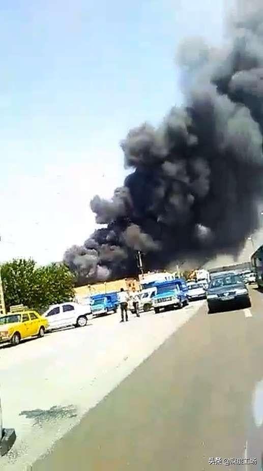 神秘势力再出手，伊朗又一个重要目标爆炸：爆炸黑烟急升几十米高