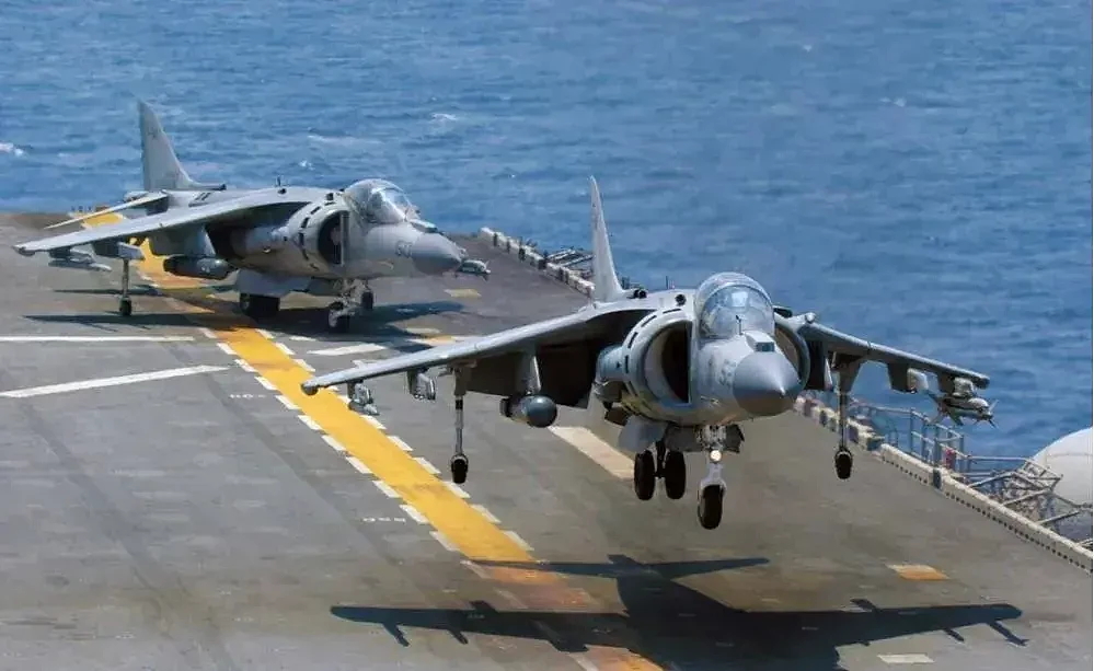 中国都有两栖攻击舰了，为什么不研发垂直起降战斗机？