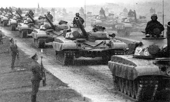 征服俄罗斯，中国96B坦克获俄专家称赞：比我们的T72强太多