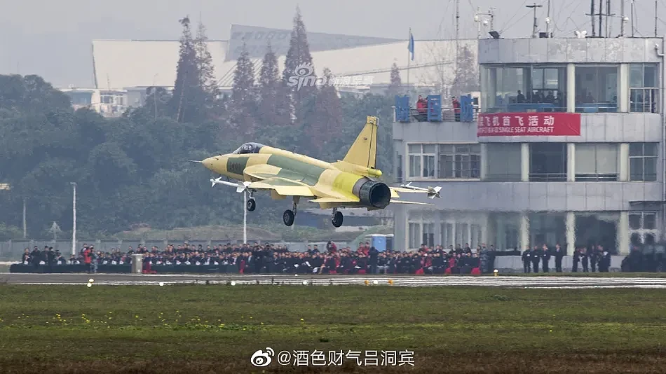中国“枭龙”战斗机打得过俄罗斯米格-29吗？