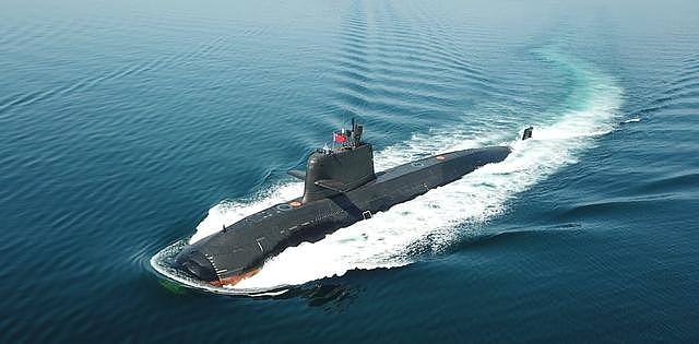 拨款486亿，印度要一口气造6艘新潜艇，外国人：跟中国一比差远了