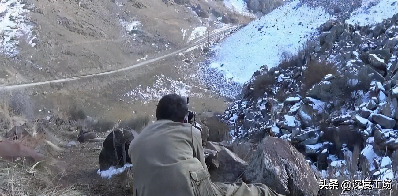战斗现场曝光！300米高悬崖机枪扫射，大批土耳其步兵战死谷底