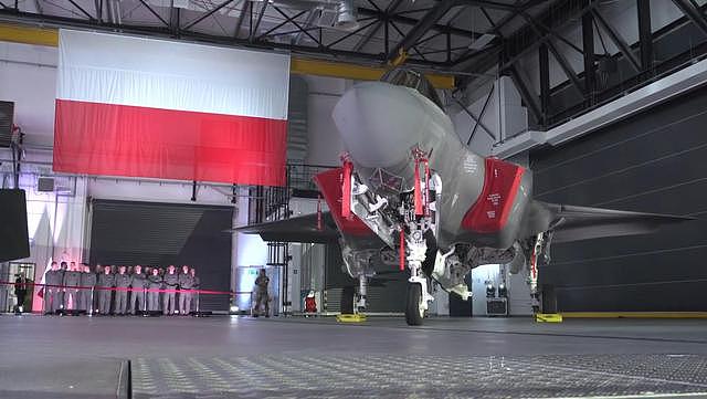 定了，32架F-35被波兰拿下，为何“优惠”19亿美元？细节中有发现