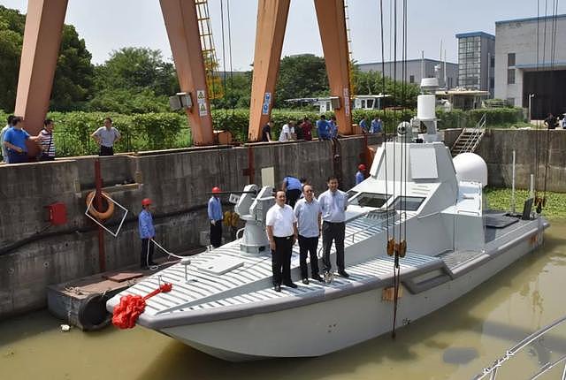 中国新无人战船首航，拥有无比豪华配置，印度人：如卖给巴就完了