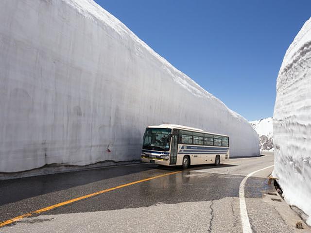 从有毒的沙漠到炽热的火山：这是地球上10个最极端的旅游目的地