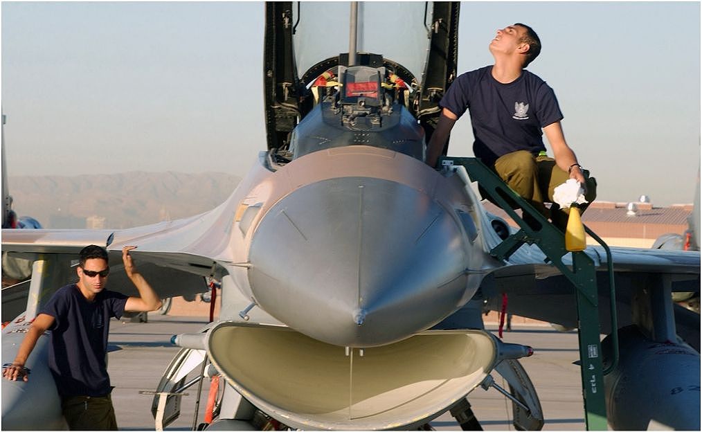 美国一笔军售，彻底改变中东实力对比，以色列将失去空军优势