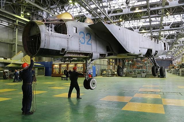 俄工程师沸腾，从中国网购“救”了米格31！俄罗斯人在气美国吗？