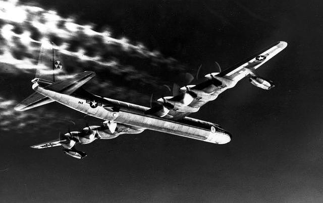 被美军放弃的超级轰炸机，载弹量高达33吨，却因不思进取被抛弃