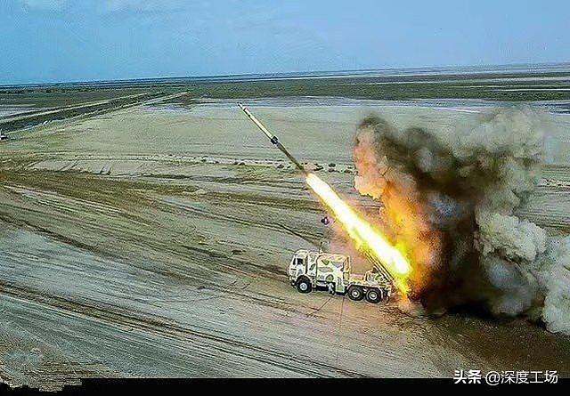 伊朗火箭军急射导弹，美军躲进地堡：伊朗工业区突发爆炸火光冲天