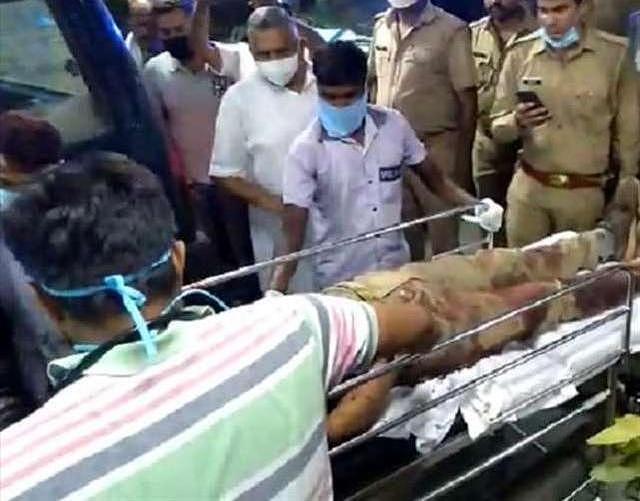 8死6伤、尸体被肢解、印度警察遭罪犯伏击，战斗力实在让人惊讶