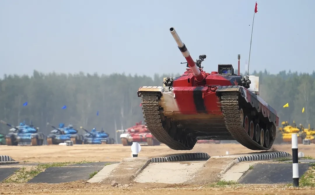 最后参赛！扬威俄罗斯的96B坦克谢幕战，装备中国陆军还机会吗