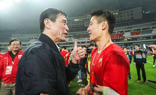 50岁名帅再揭露中国足球问题：球员踢球不动脑，比意大利差远了
