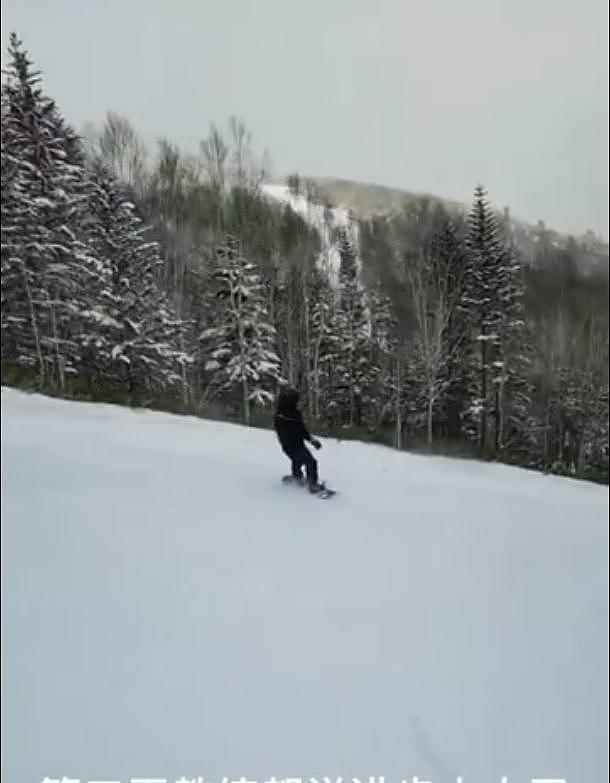 帅不过10秒！黄博文欧洲度假滑雪，玩单板有模有样，突然摔个狗啃泥