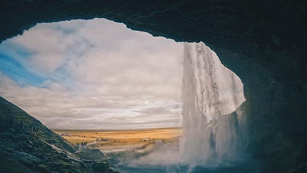 云旅游：去一次不够！冰岛迷必回访的七大旅游景点，一起看看吧
