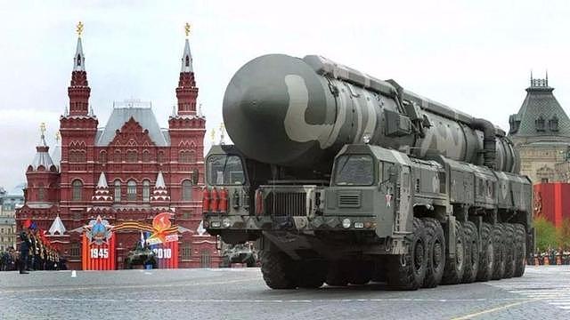 勒紧裤腰带也要造导弹，俄国核大棒依然强悍，新增100枚超级导弹