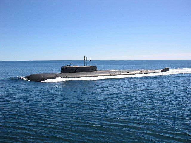 水下巨兽，俄军核潜艇换装核鱼雷，200万吨当量瞬间消灭航母编队