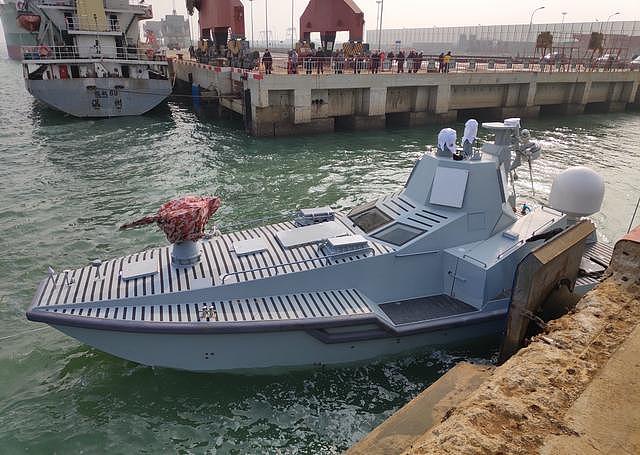 中国新无人战船首航，拥有无比豪华配置，印度人：如卖给巴就完了