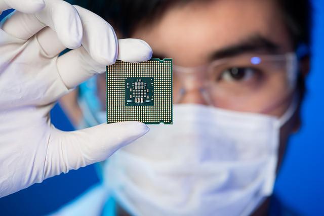 中国最强的16nm电脑CPU测试，和intel、AMD还有5年以上差距