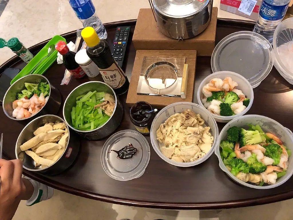 魏晨狂练肌肉，摆脱奶油小生形象，如今身材健硕可以媲美健身教练